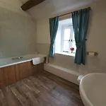Tarn Foot Cottage, Remote In Stunning District Valley בית נופש Seathwaite