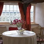 Tarn Foot Cottage, Remote In Stunning District Valley Seathwaite