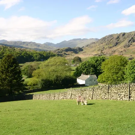 Tarn Foot Cottage, Remote In Stunning District Valley Holiday home *