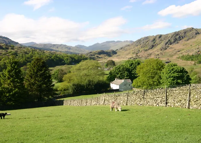 Tarn Foot Cottage, Remote In Stunning District Valley Holiday home *