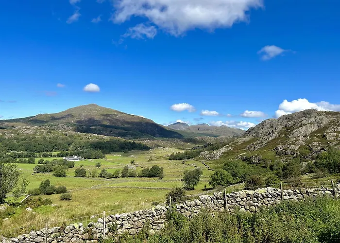 Tarn Foot Cottage, Remote In Stunning District Valley Holiday home